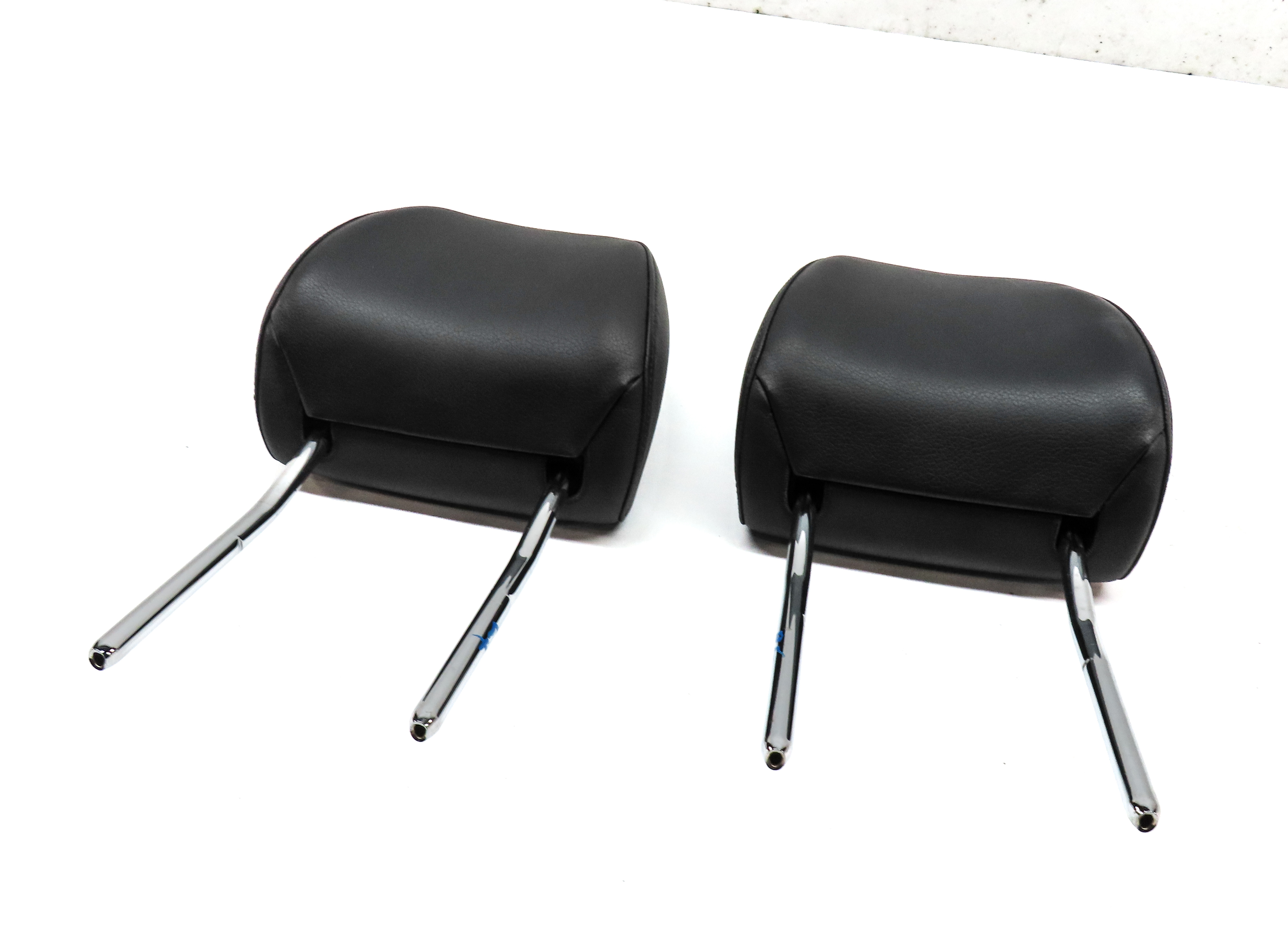 AUDI 15-18 Q3 (13-17 Q5 SQ5) FRONT LEFT & RIGHT SEAT HEADREST SET 2 (Black) — exact item pictured